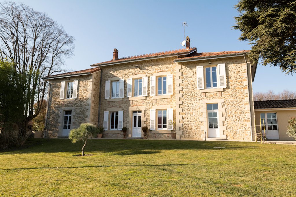 vente Maison de maître 300 m2 entièrement rénovée sur terrain arboré de 1500 m2